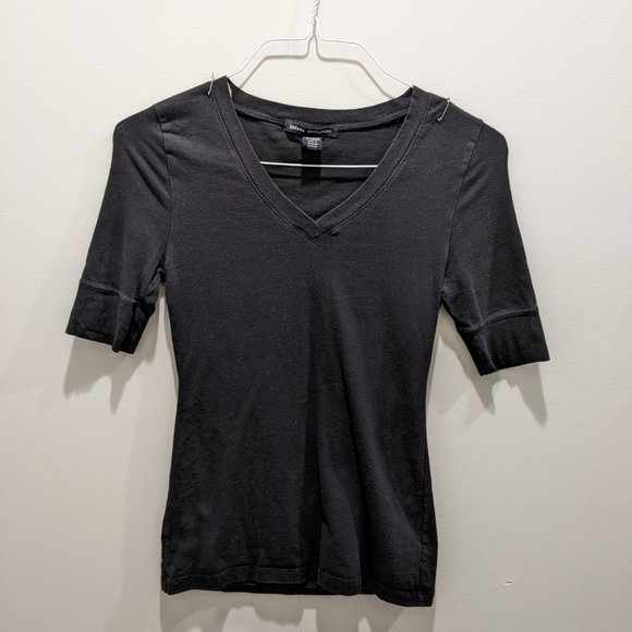 Black v-neck t-shirt - Picture 1 of 3